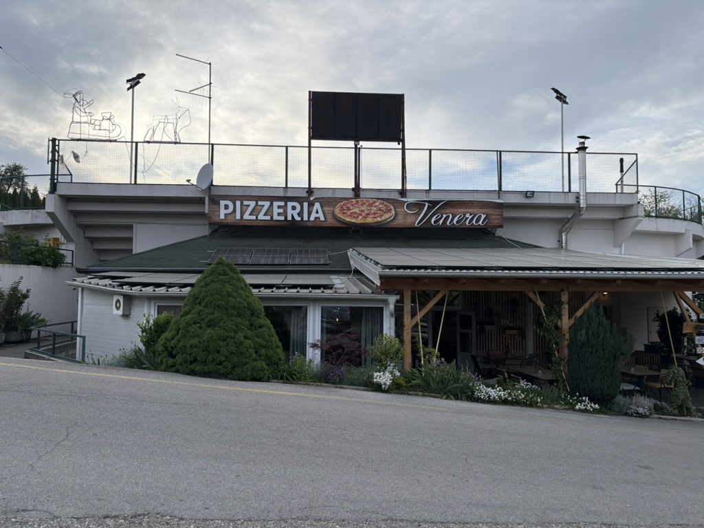Pizzeria Venera Background